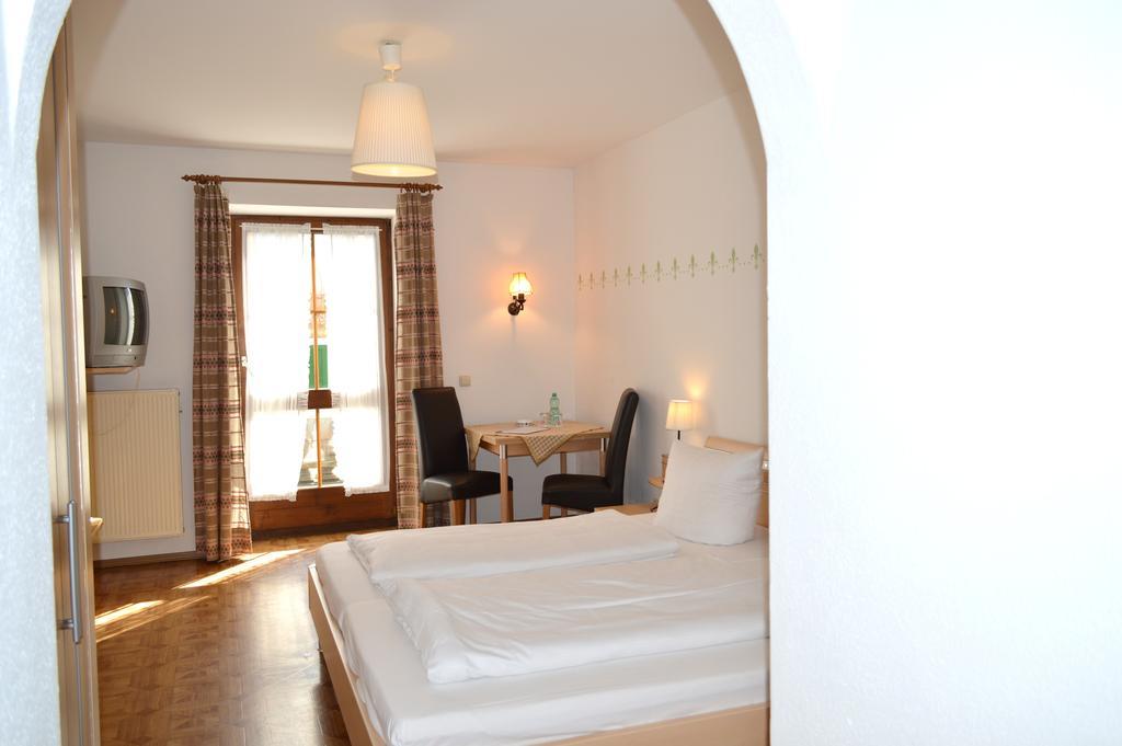 Отель Bayersoier Hof Bad Bayersoien Номер фото